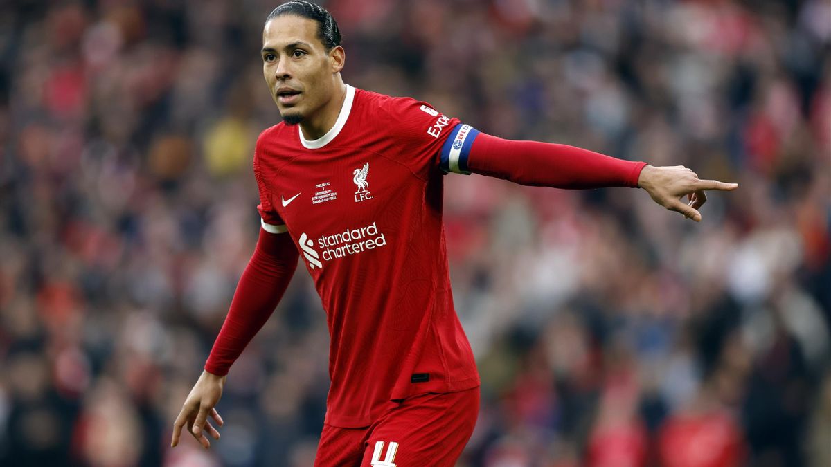 Virgil van Dijk không chỉ là một trung vệ đẳng cấp mà còn là cầu thủ hay nhất thế giới